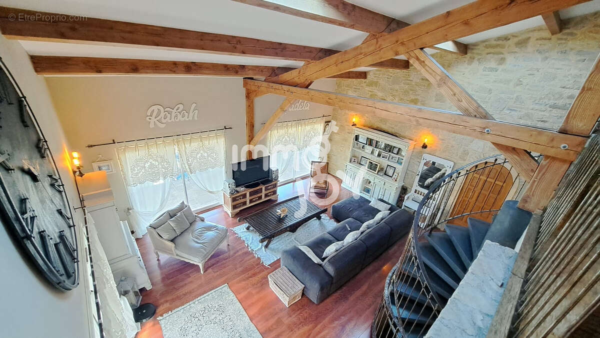A Remarkable Home of Charm and Noble Materials in a Serene Pine Forest Environment - photo 10