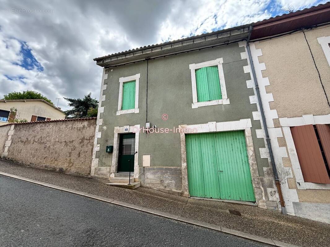 Maison à SAINT-MARTIN-DE-RIBERAC