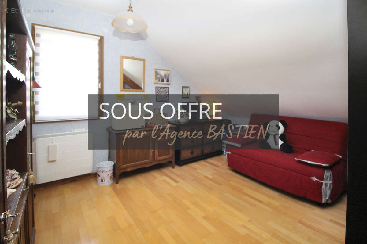 Saint-Genis-Pouilly   Villa 5 chambres sur 1 200 m2 de terrain - photo 7