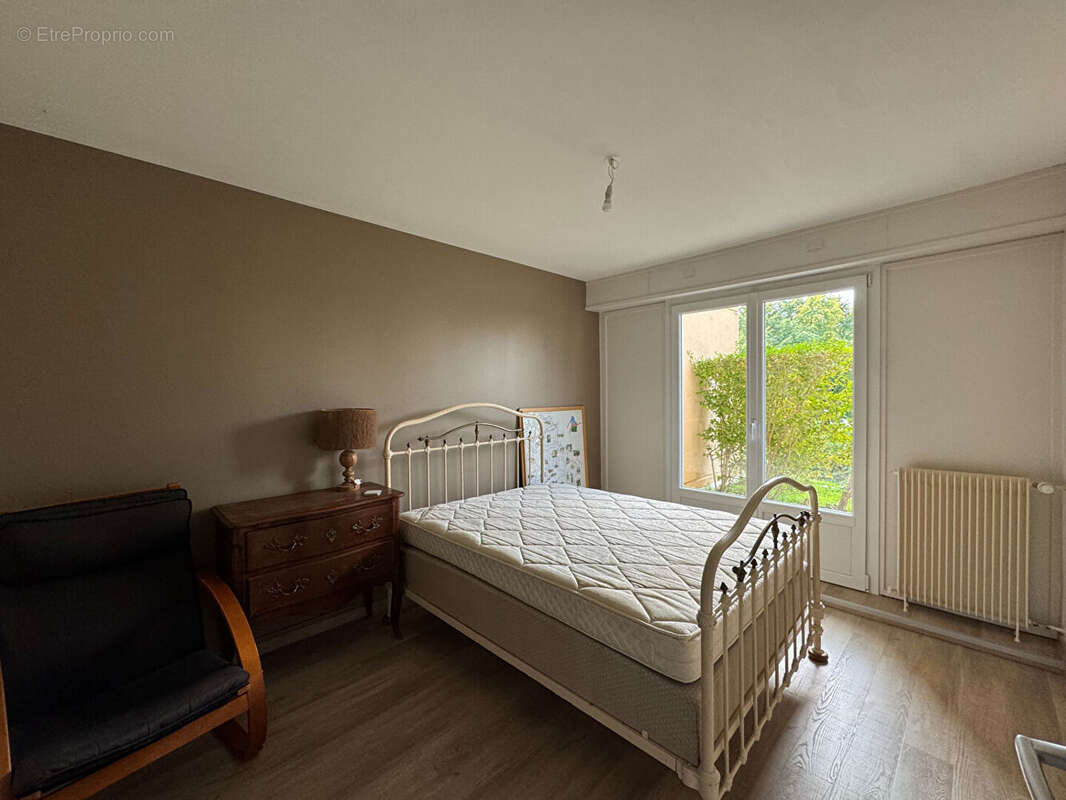 Appartement à MONTMOROT