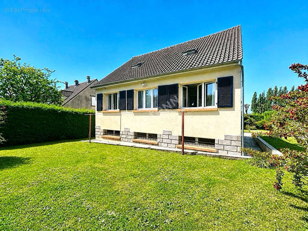 Maison 7 pièces à vendre à Mareil en France - 385 000 - photo 14
