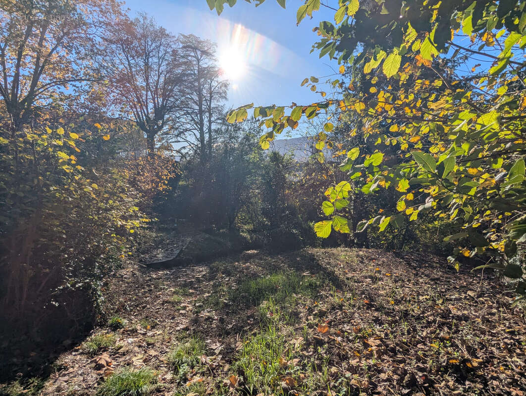 Terrain à AIX-LES-BAINS