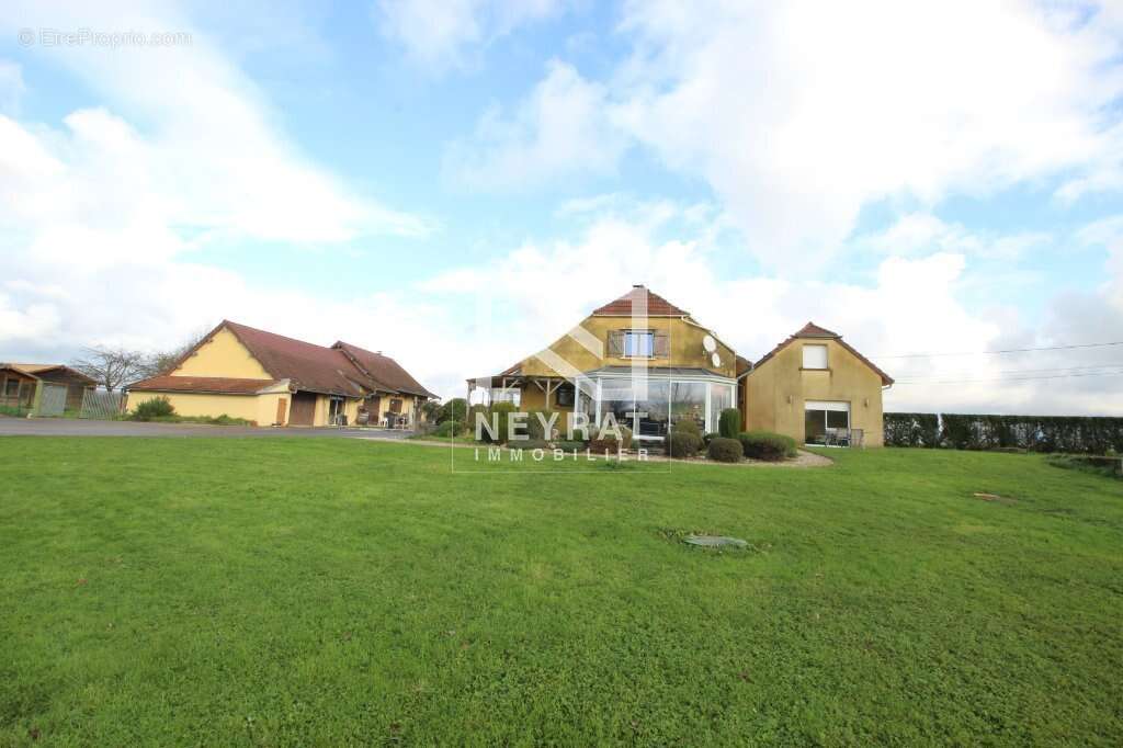 Maison à LONS-LE-SAUNIER