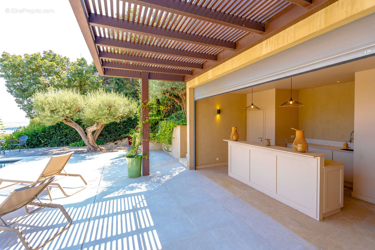 Domaine de la Nartelle villa de prestige avec piscine et vue mer dominante - photo 16