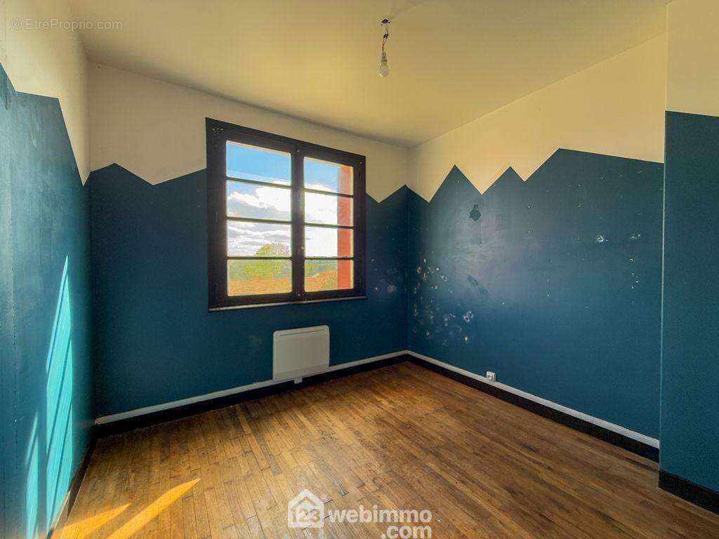 Un bureau de 8 m² ou chambre d'appoint. - Maison à LA CHATAIGNERAIE
