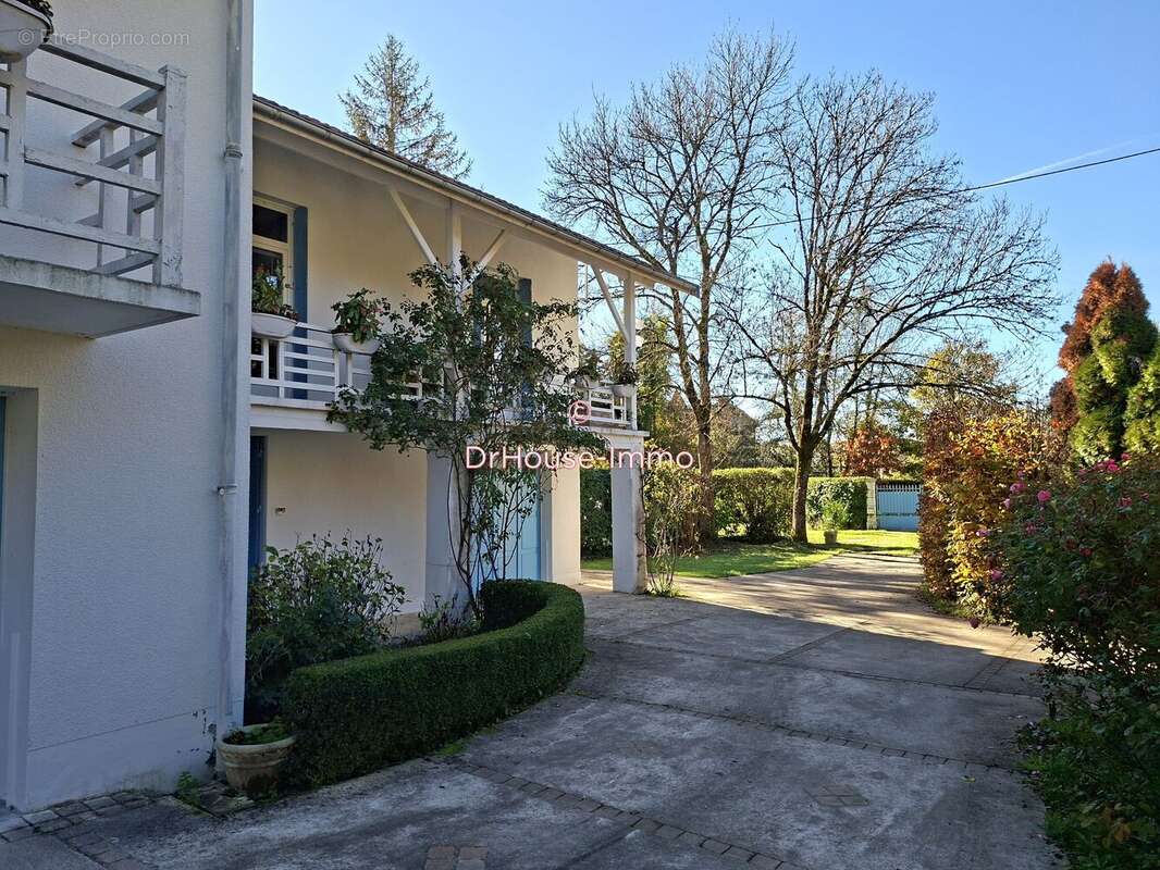 Maison à SAINT-ASTIER