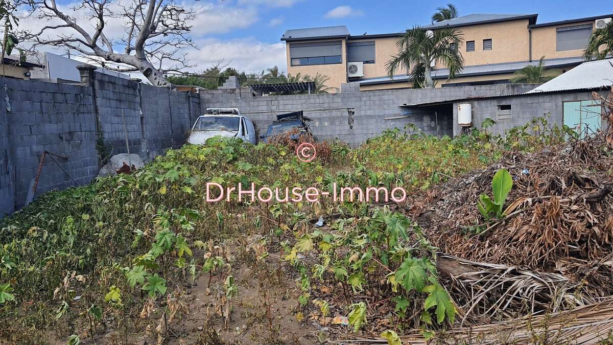 Terrain à SAINT-LOUIS