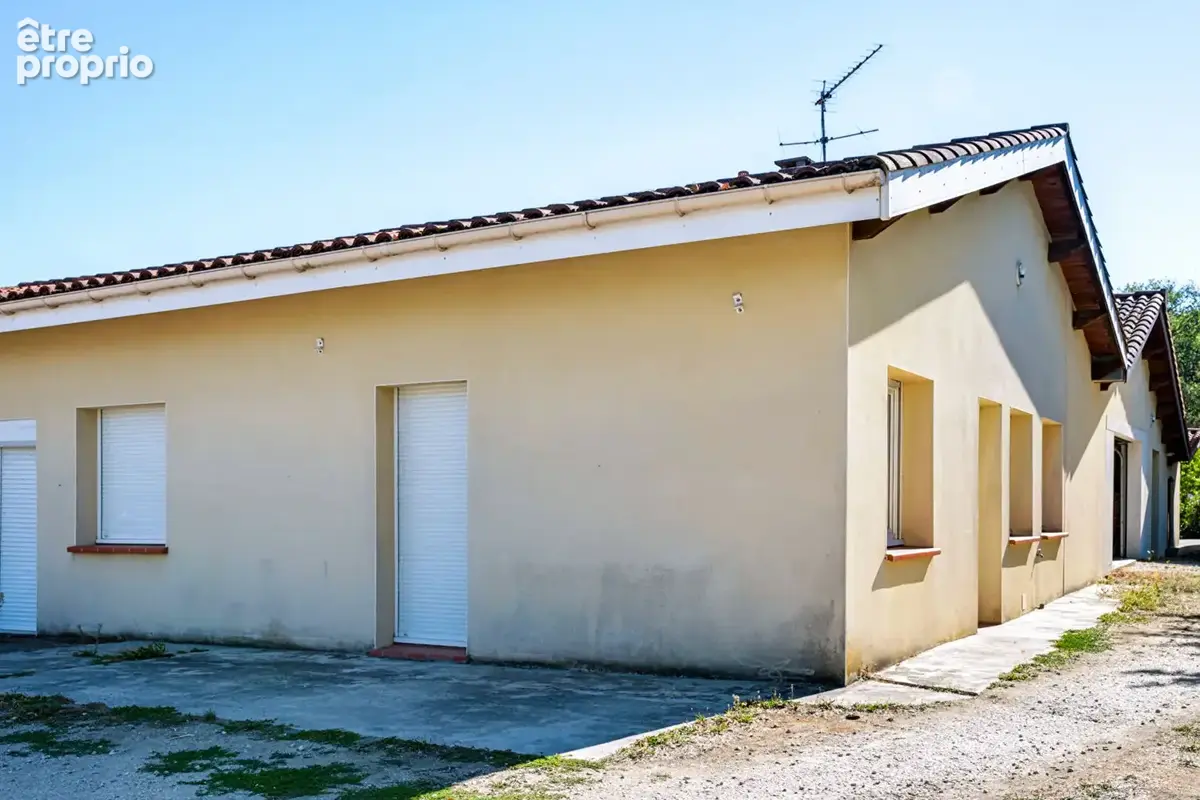 MAISON  de plain pied - 65 M² - CUGNAUX avec jardin et parking - photo 2