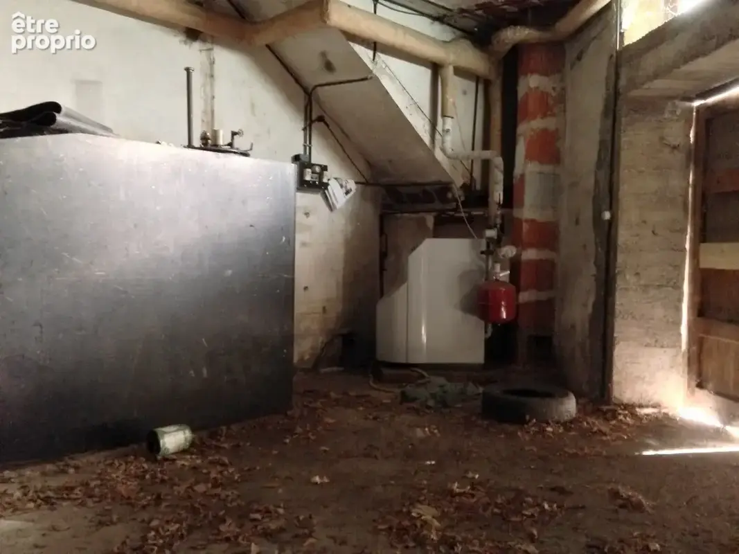 Immeuble à renover (160 m2) avec grand garage (90 m2). - photo 7