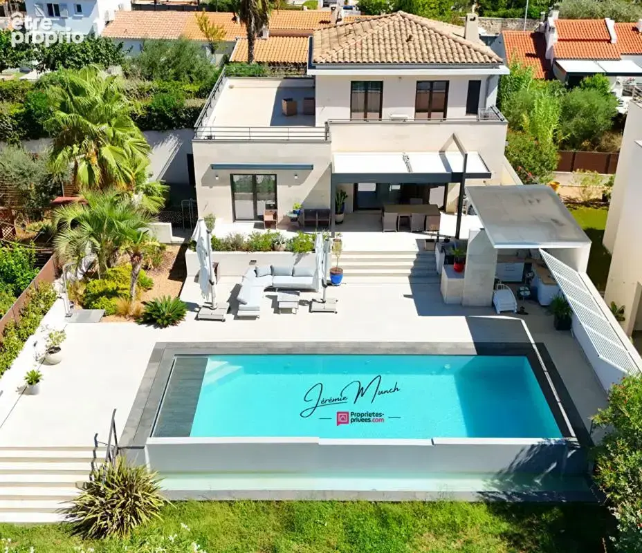 Maison à SAINT-CYR-SUR-MER