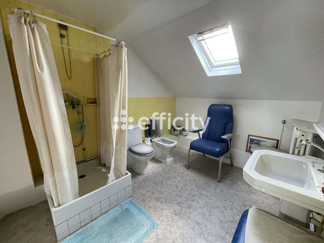 Maison à SAINT-PIERRE-LES-NEMOURS