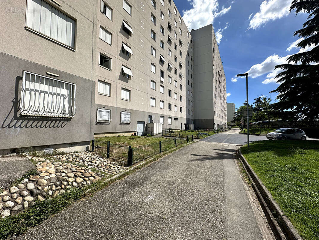 Appartement à VAULX-EN-VELIN