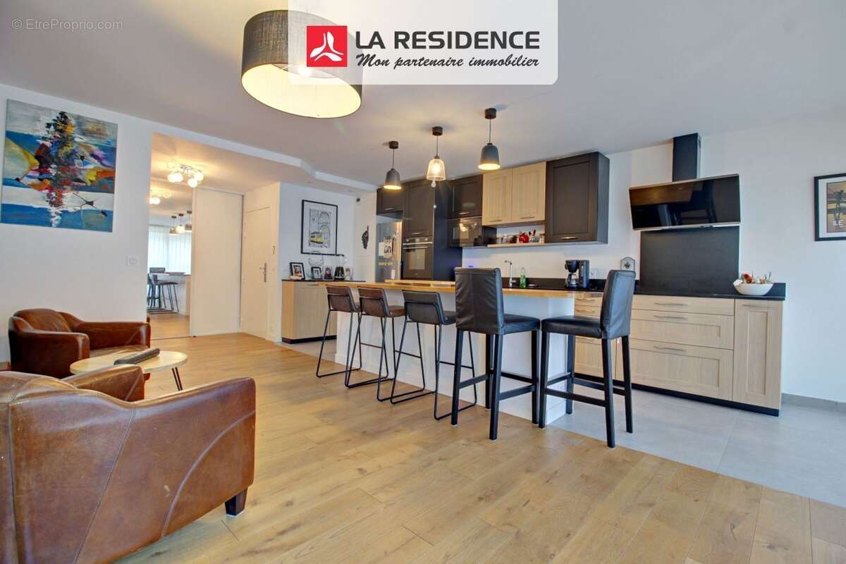 Appartement à SARTROUVILLE