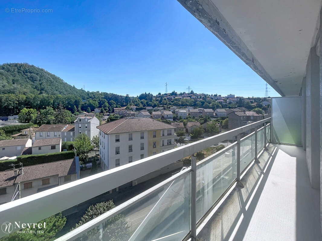 Appartement à SAINT-ETIENNE