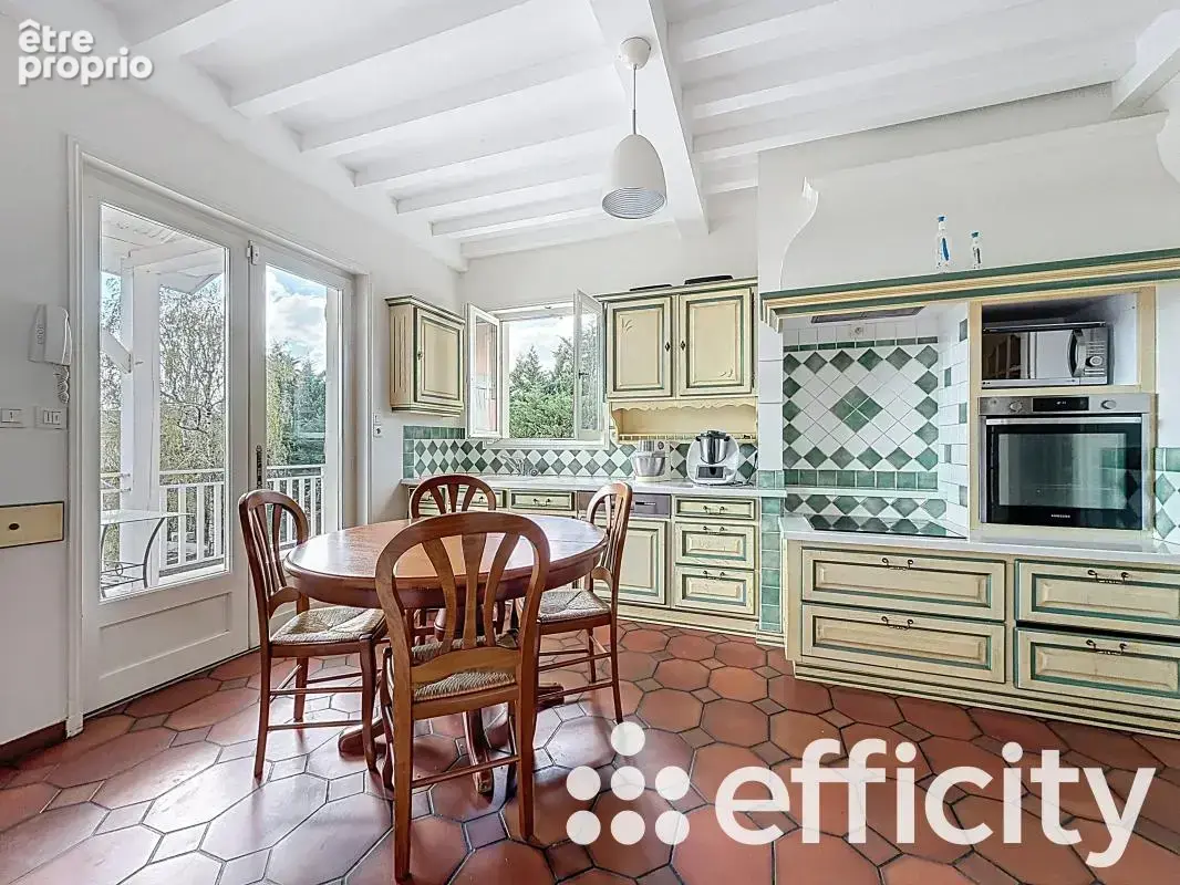 Maison 6 pièces 257 m² à vendre à Saint-Priest (69800) - photo 6