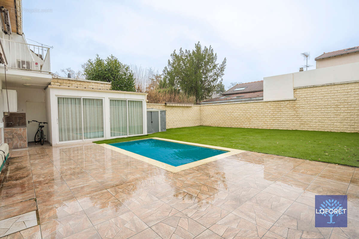 Maison à LES PAVILLONS-SOUS-BOIS