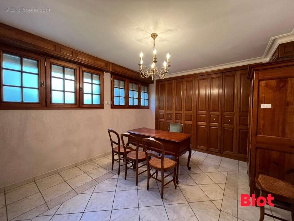 Maison à CORPS-NUDS