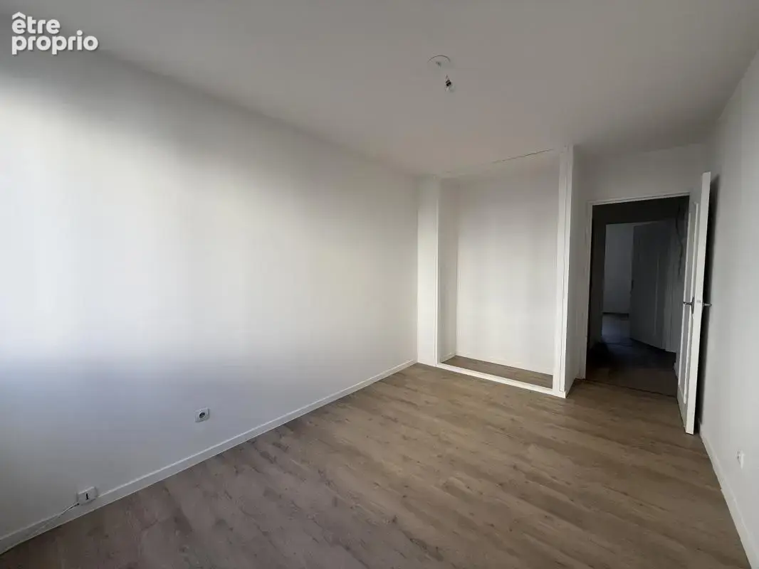 Appartement T3 Le Chambon-Feugerolles - photo 9
