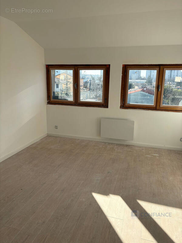 Appartement à RILLIEUX-LA-PAPE