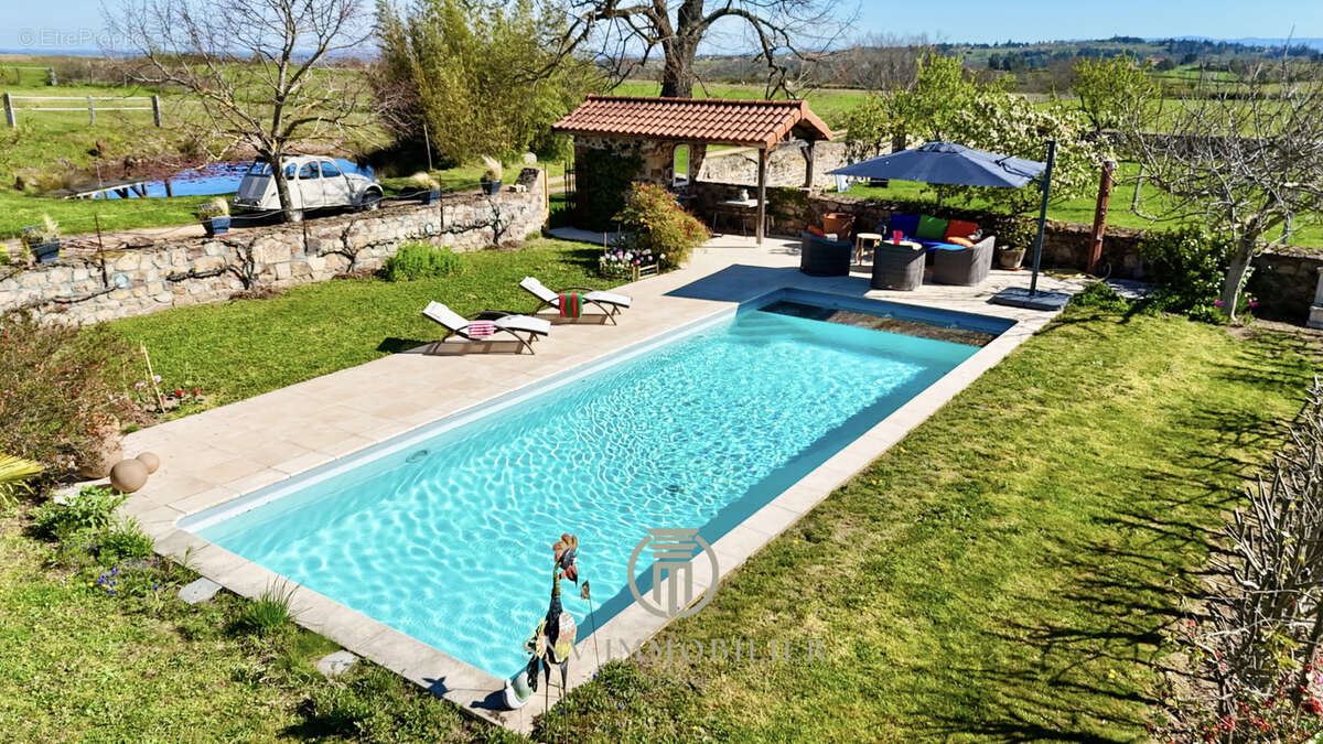 Maison à SAINT-JEAN-SAINT-MAURICE-SUR-LOIRE