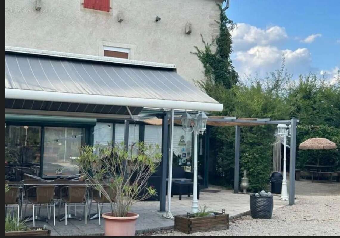 TERRASSE DU RESTAURANT - Maison à DOLE