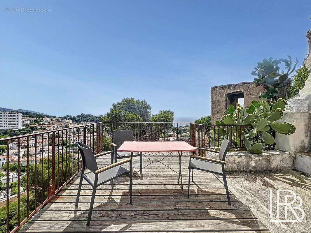 Maison à MARSEILLE-6E