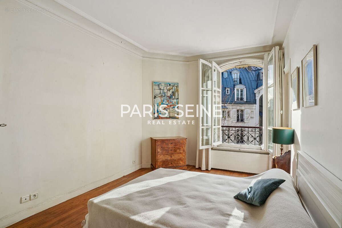 Appartement à PARIS-6E