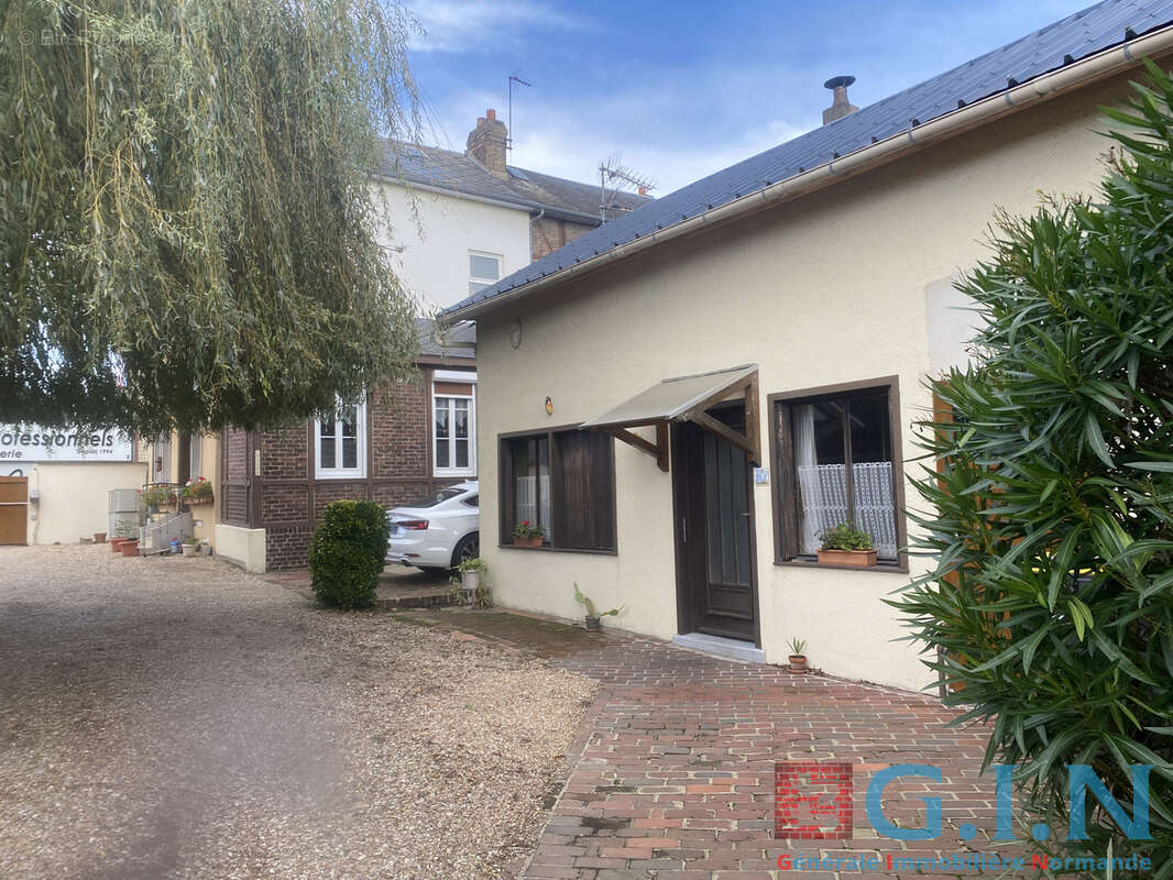 Maison de ville 80m2 + dépendance 60m2 à Saint Aubin les Elbeuf - photo 2
