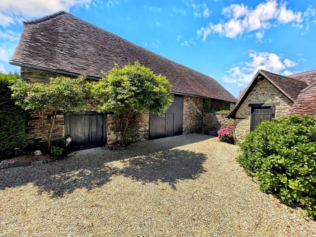 Maison à SAVIGNAC-LEDRIER