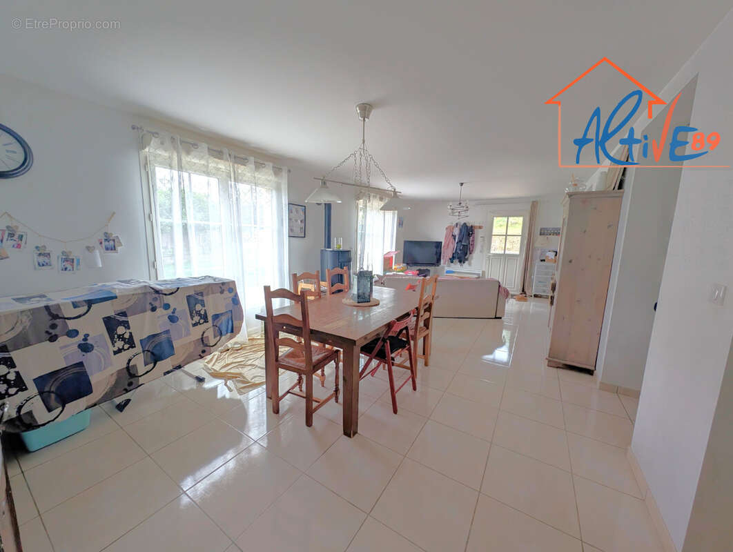 Maison à AILLANT-SUR-THOLON