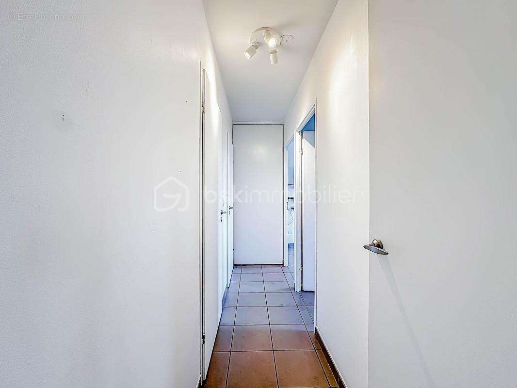 *** Appartement T3 de 60m2 avec terrasse et parking à PALAVAS *** - photo 7