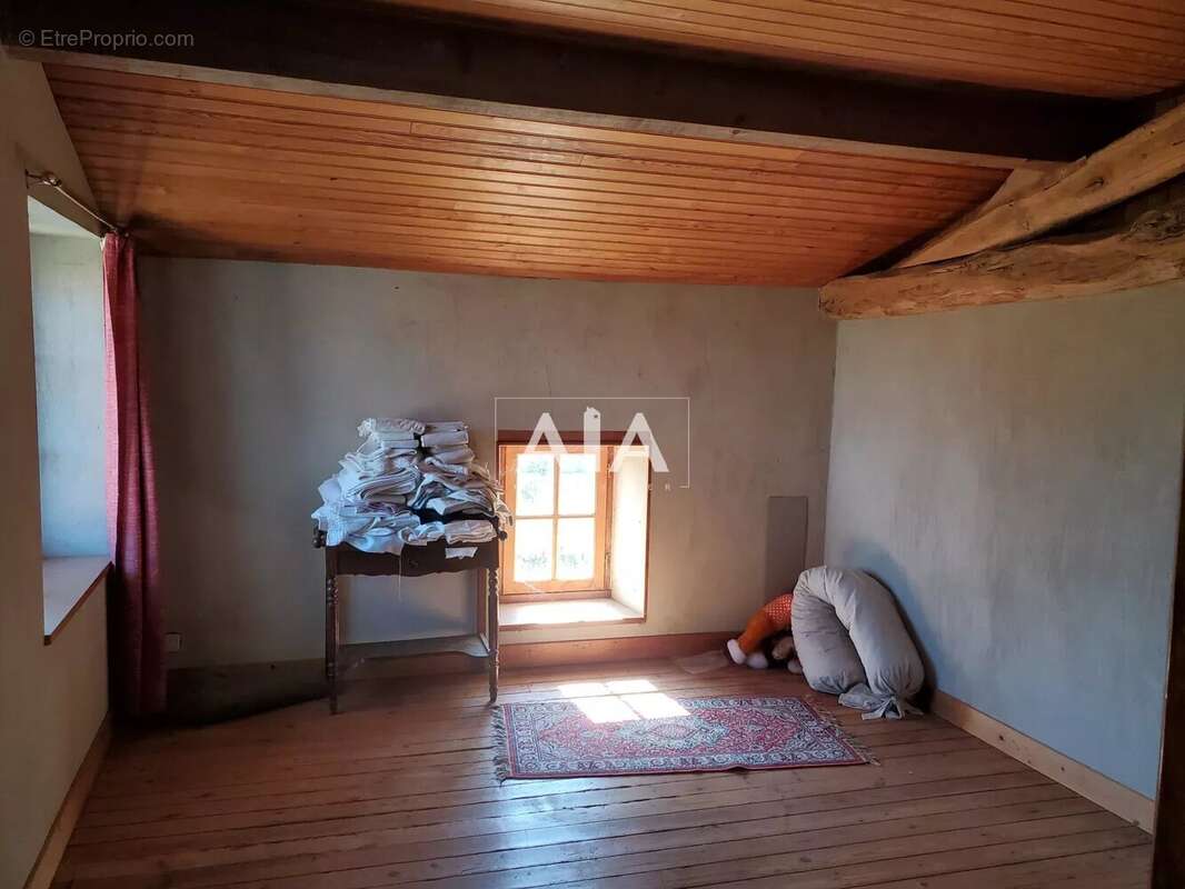 Maison à THEIL-RABIER