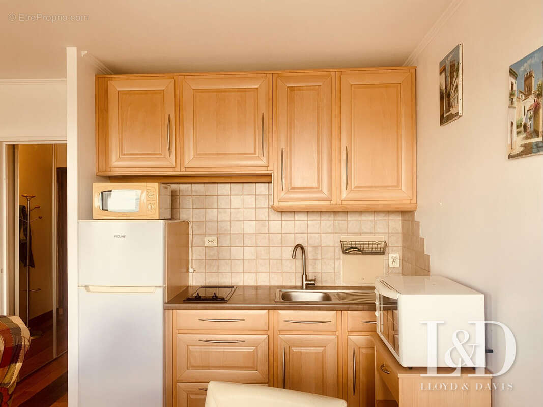 CUISINE AMÉNAGÉE ET EQUIPEE - Appartement à PARIS-19E