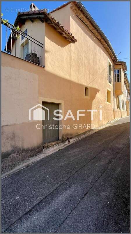 Maison 131 m² à La Tour-D'aigues  - photo 2