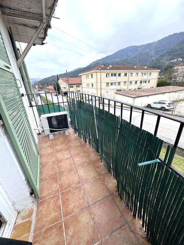 Appartement à CONTES