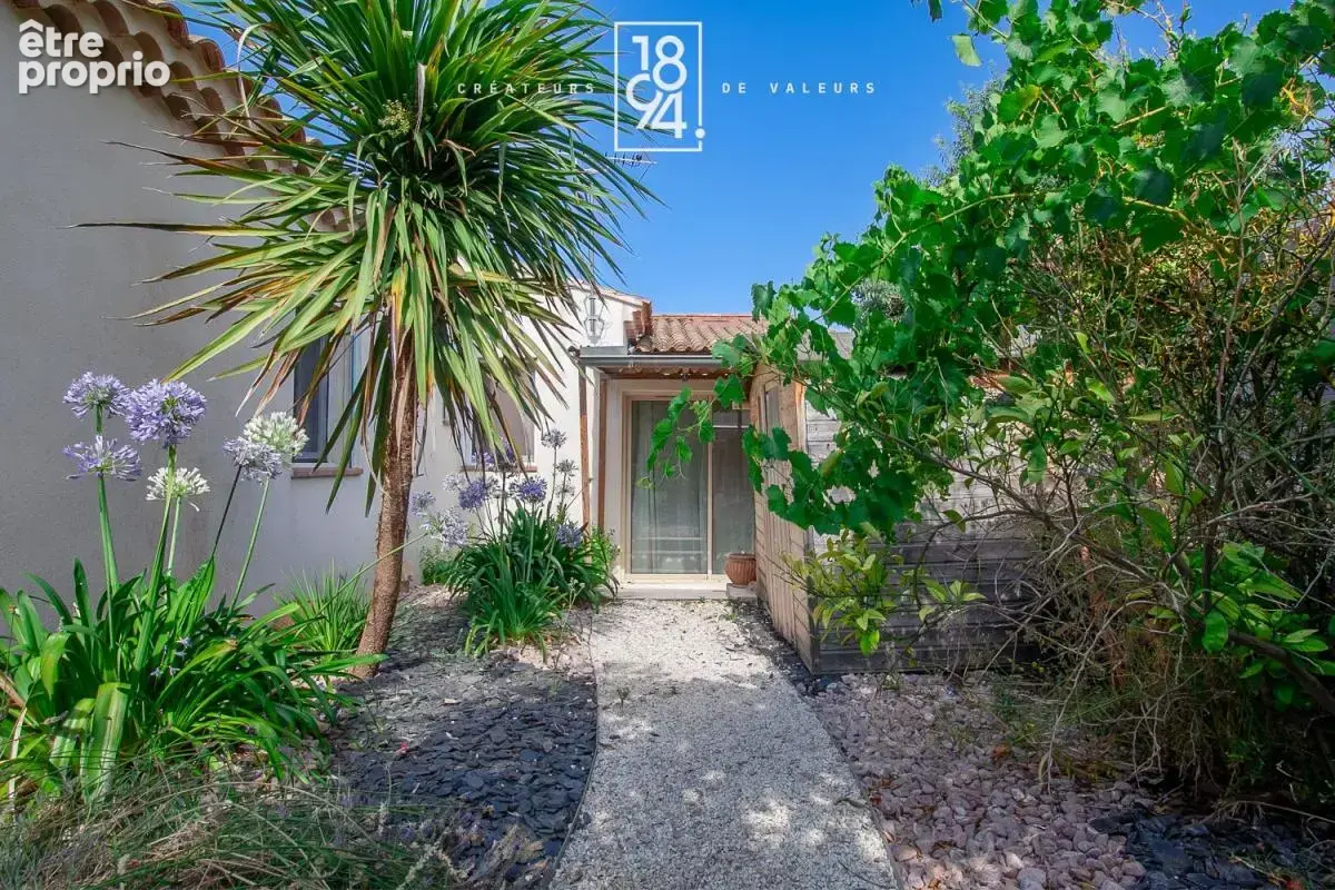 Maison familiale et récente avec garage et piscine en centre ville de Venelles - photo 3