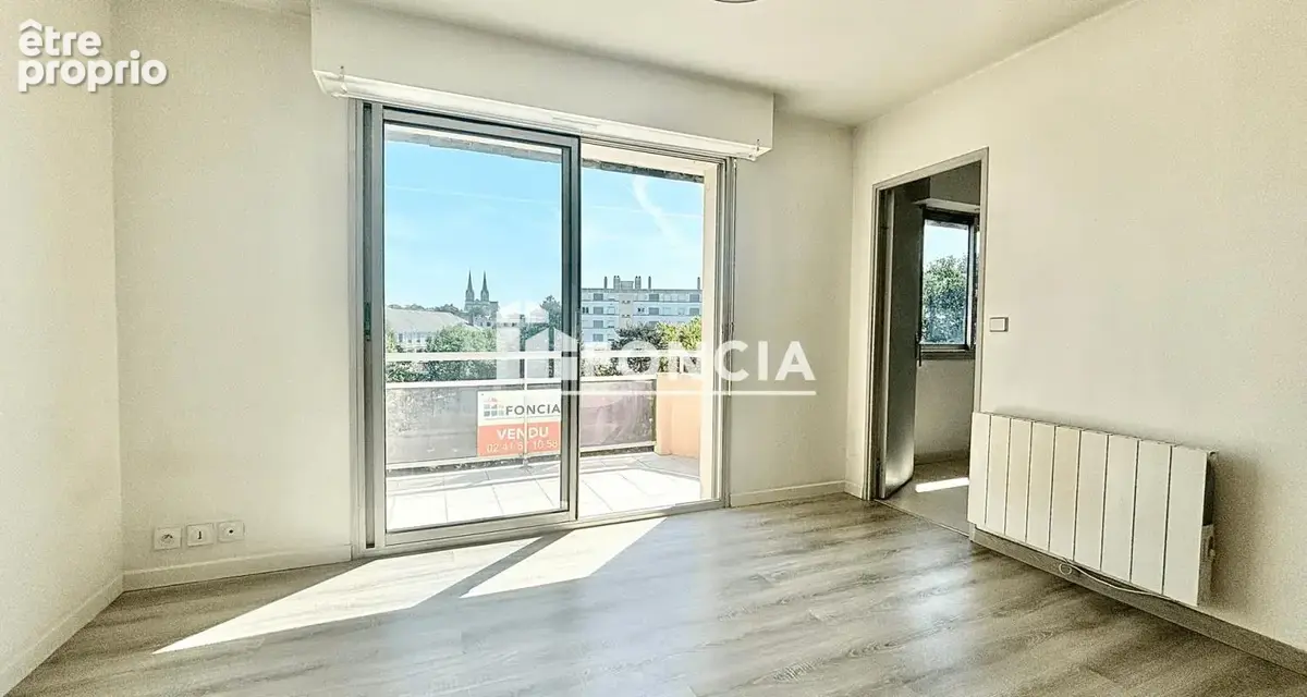 Exclu foncia : libre appartement type 2 - balcon - cave - stationnement - photo 2