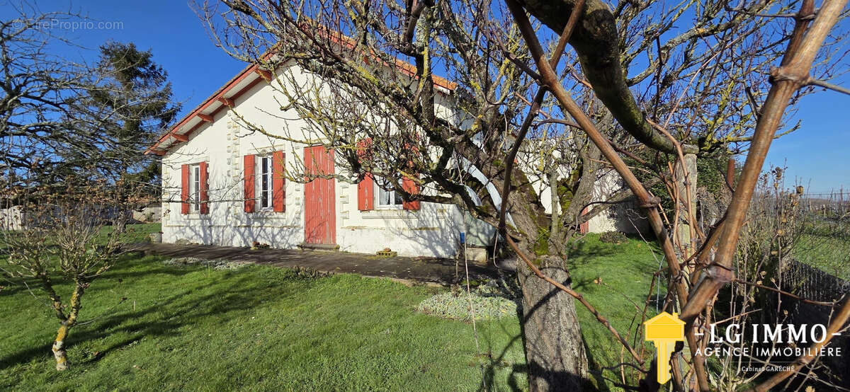 Maison à MORTAGNE-SUR-GIRONDE