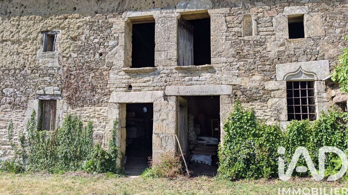 Maison 300 m² à Saint-Thual  - photo 3