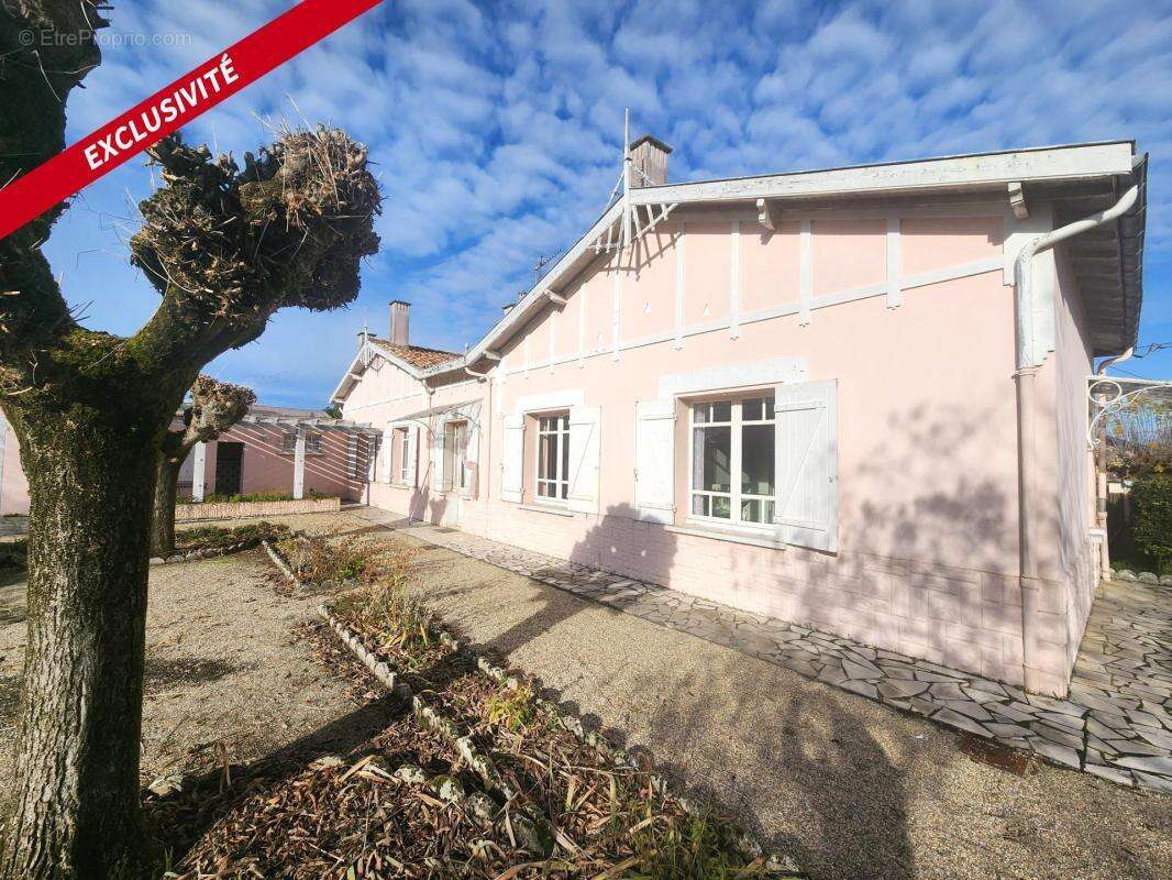 Maison à AMBARES-ET-LAGRAVE