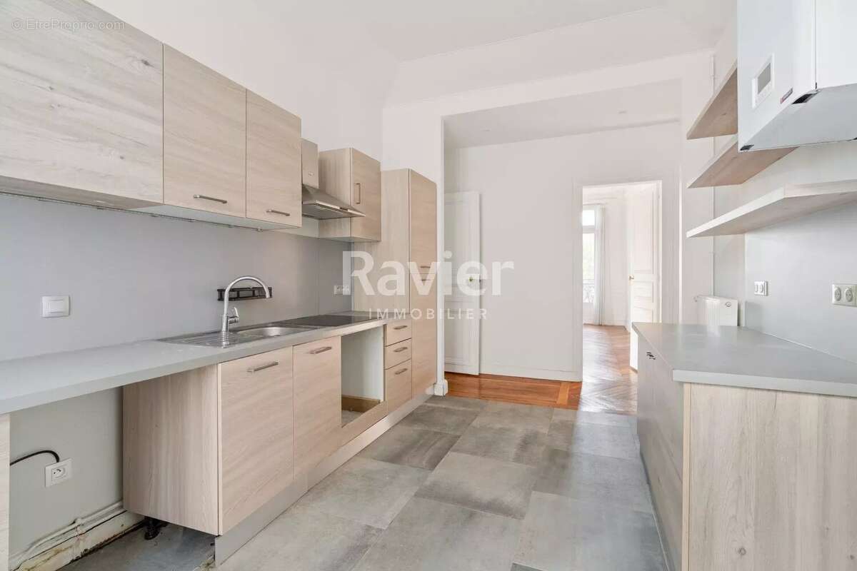 Appartement à PARIS-17E