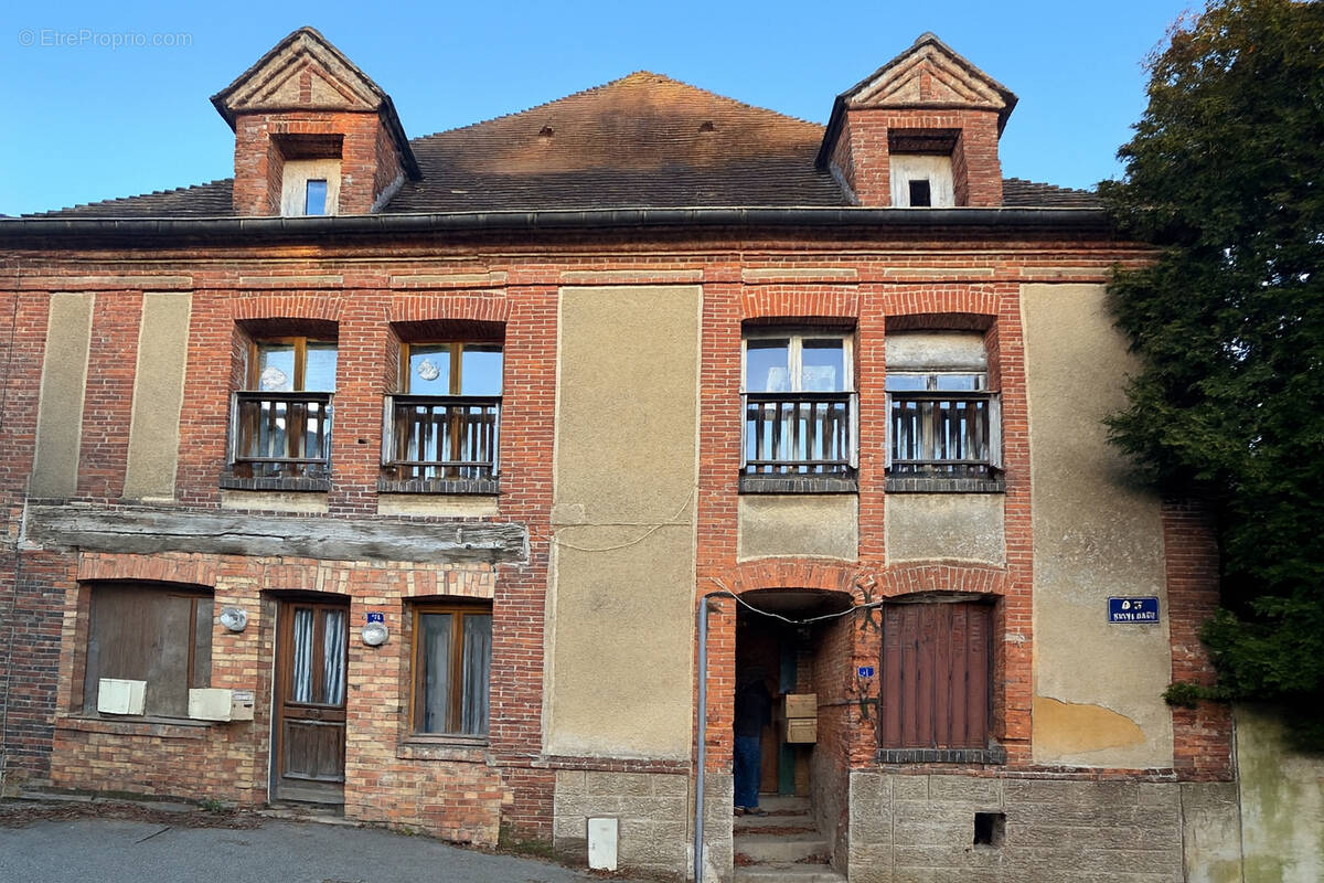 Appartement à MOULINS-LA-MARCHE