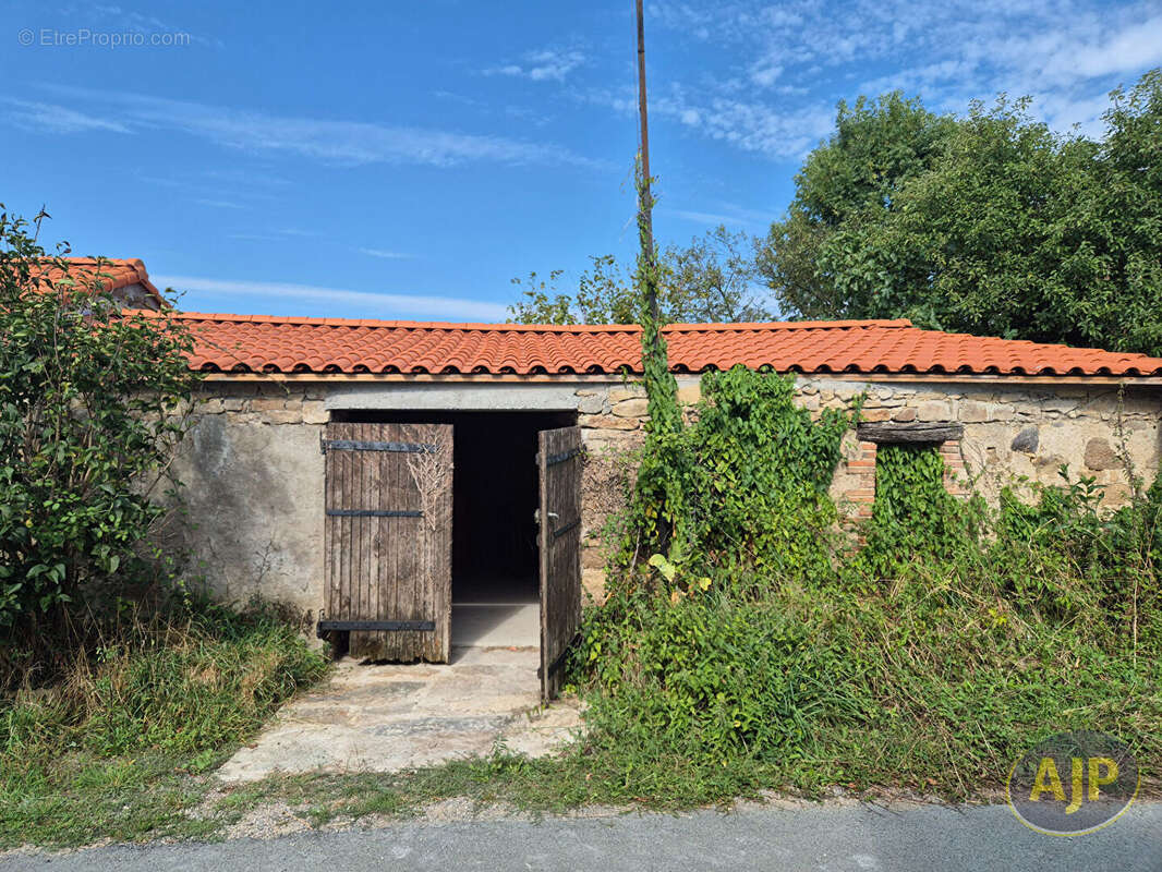 Maison à BAZOGES-EN-PAILLERS