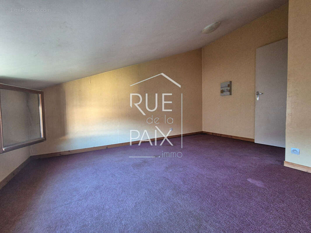 Maison à LES TROIS-MOUTIERS