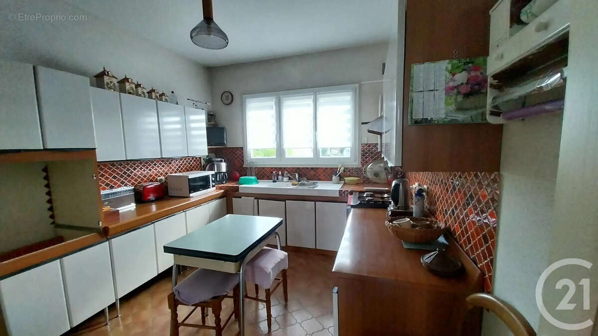 Maison à MONTMERLE-SUR-SAONE