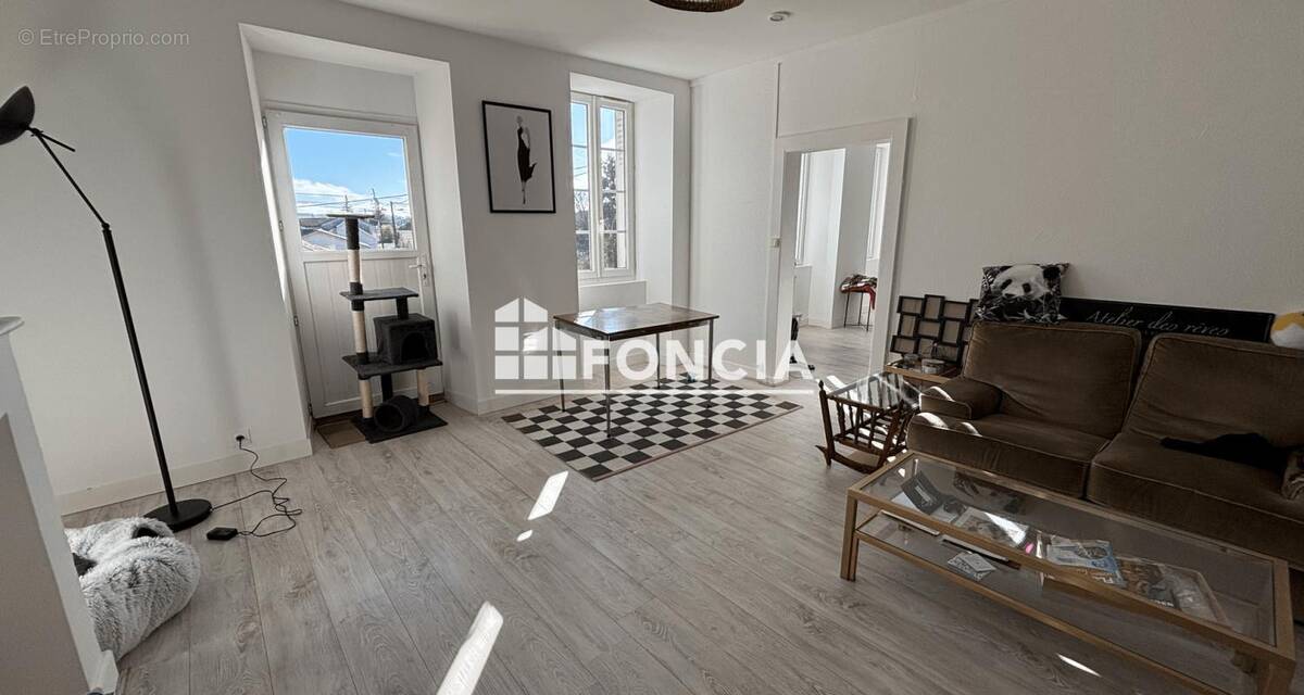 Appartement à LA COURONNE