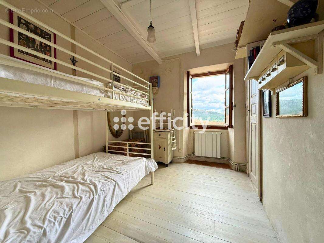 Maison 73 m² à Vesseaux  - photo 11
