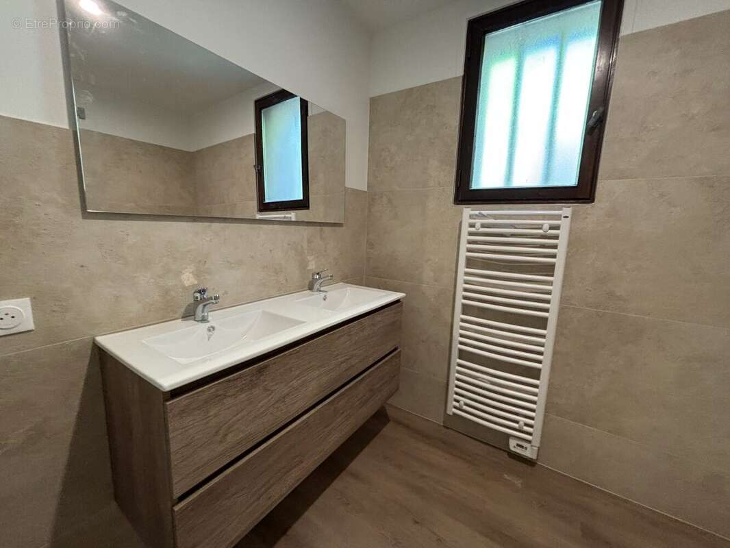 Maison 87 m² à Thueyts  - photo 9