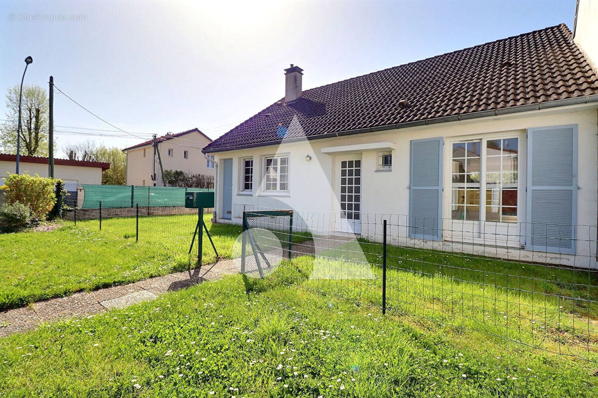 Maison à AUVERS-SUR-OISE