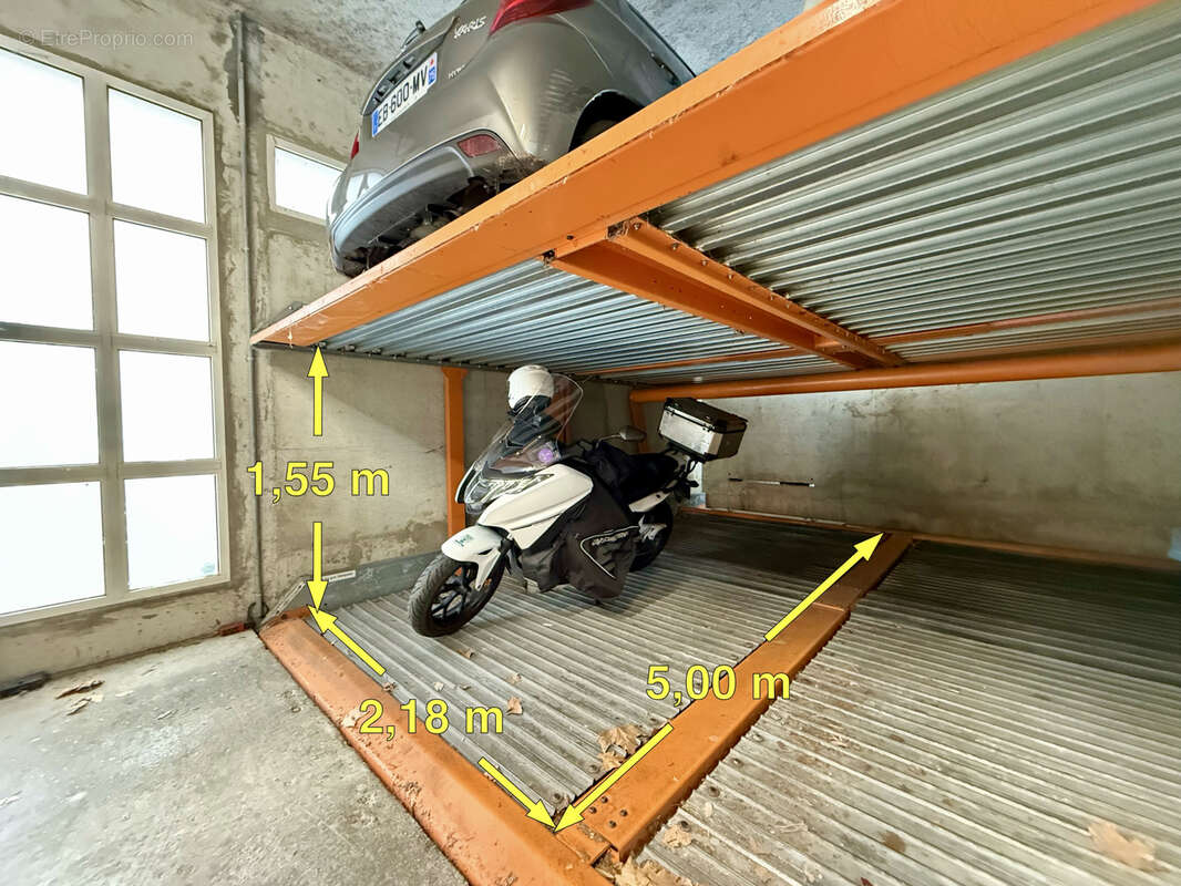 Parking à PARIS-12E